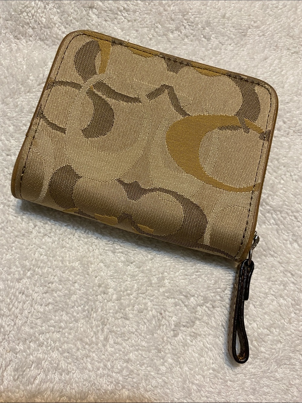 Coach Card Wallet - Picture 3 of 11